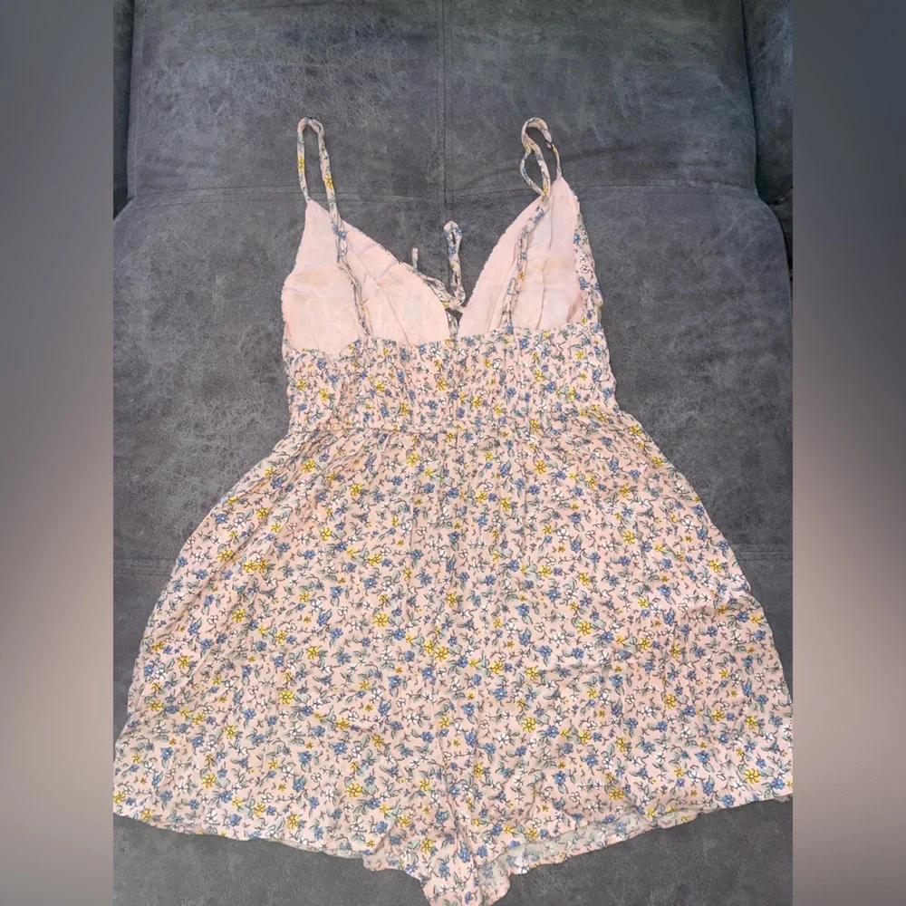 Peachy/Pink summer romper! - Picture 2 of 4